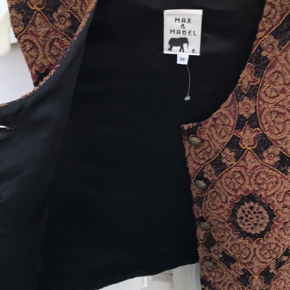 Max & Mabel Women’s Tapestry Vest Size M - Picture 5 of 5